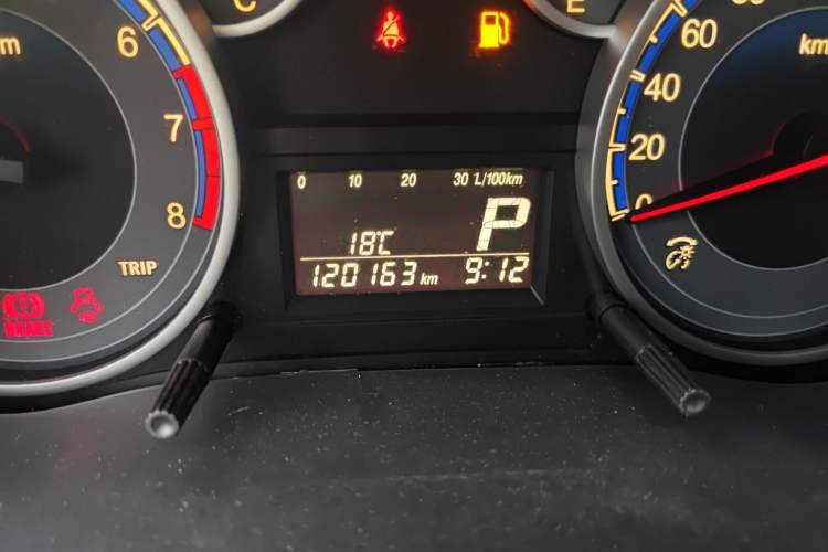 Used Suzuki SX4 S-Cross 2011 1.6L Automatic Comfort Edition Odometer Close Up