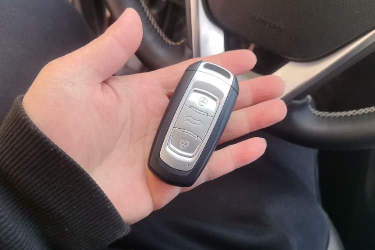 Used Geely Auto Emgrand X7 Sport 2016 1.8TD Automatic ZhiShang Model Vehicle Key