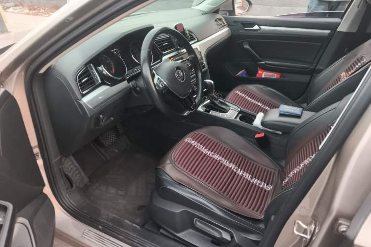 Used Volkswagen Lamando 2015 330TSI DSG Comfort Edition
