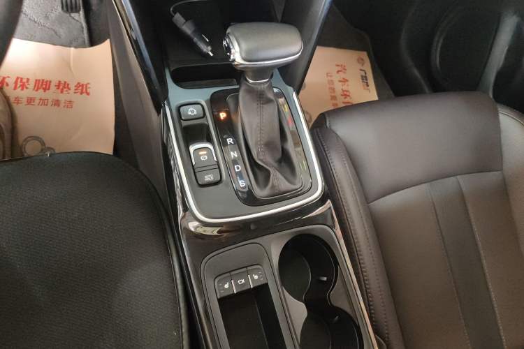 Used GAC Trumpchi GS4 2018 235T Automatic Two-Wheel Drive Luxury Smart Connectivity Version Gear Lever