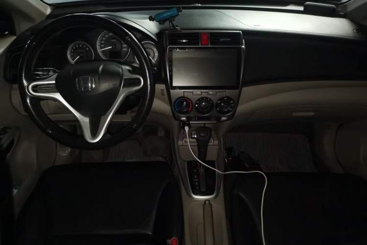 Used Honda City Classic 2012 1.5L Automatic Elite Edition Center Console