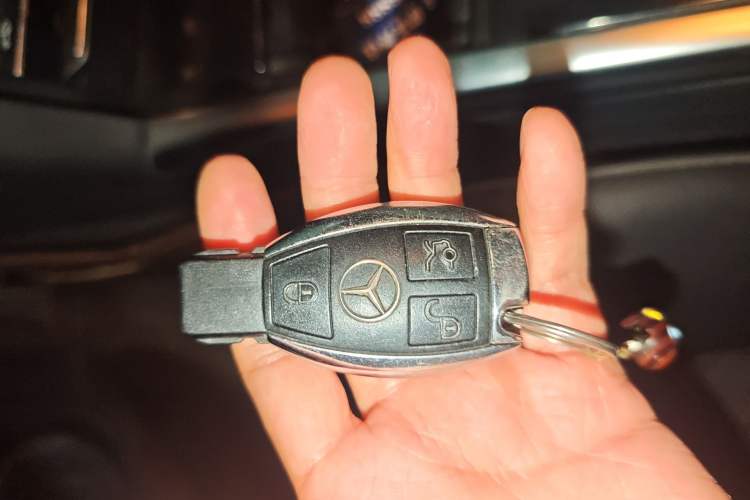 Used Mercedes-Benz E-Class 2015 Revised E 180 L Sport Edition Vehicle Key