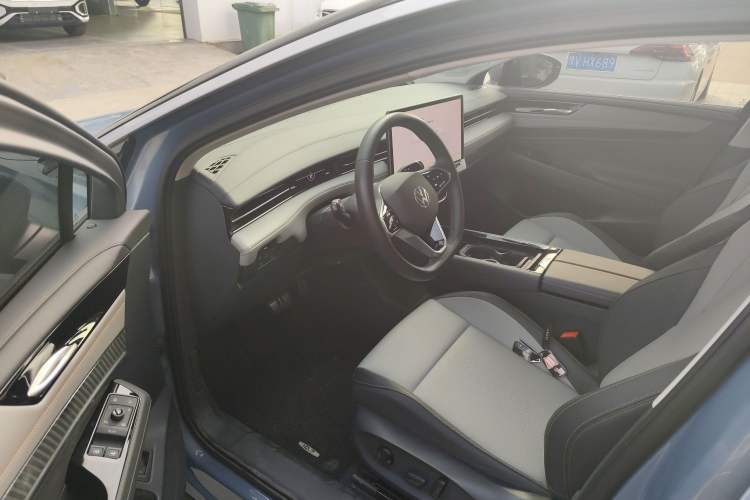 Used Volkswagen ID.7 VIZZION 2024 AIR model
