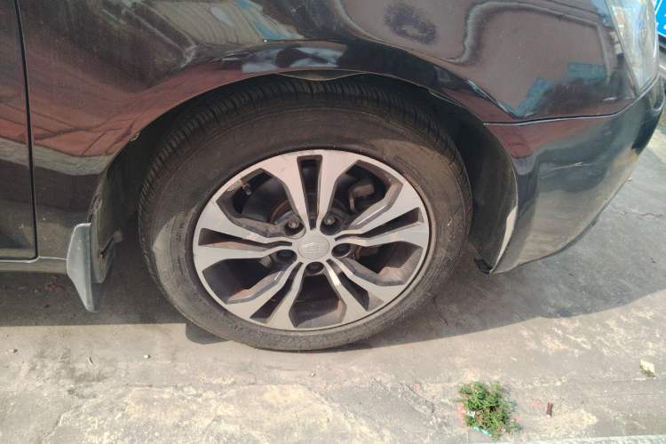 Used Geely Auto Classic Emgrand 2013 Hatchback 1.5L Manual Elite Model