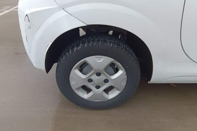 Used Roewe Clever 2021 302 km New Four-Seater Super-Efficient Version Exterior 5