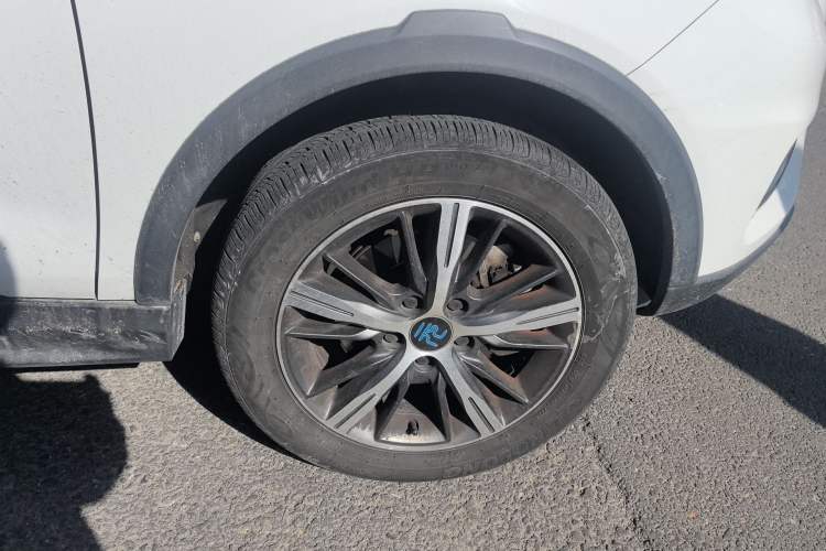 Used BYD Yuan New Energy 2018 EV360 Smart Connected Cool Model Right Front Wheel Hub