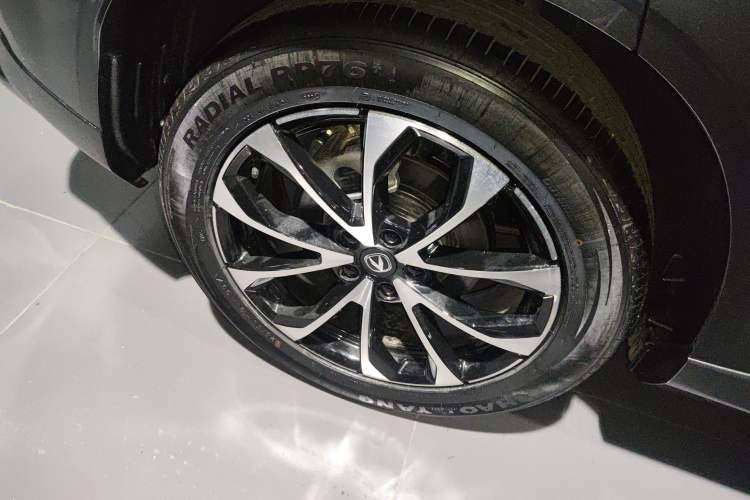 Used Changan UNI-Z New Energy 2024 Blue Whale Smart Electric iDD 125km Beyond Edition