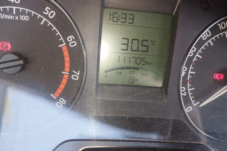 Used Skoda Rapid 2016 1.6L Manual Front-Wheel-Drive Version
