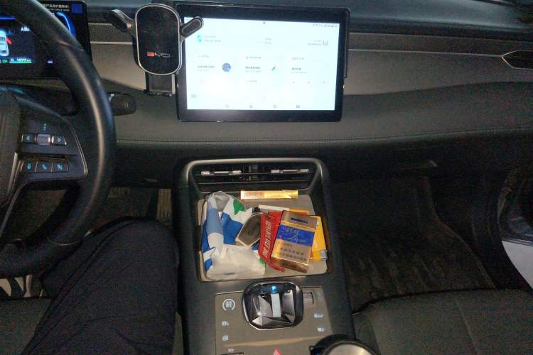 Used BYD Qin PLUS 2025 DM-i Smart Drive 55KM Leading Model Audio And AC Panel