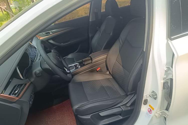 Used CHANGAN Eado 2018 1.6L GDI Automatic Trendy Model China V Standard