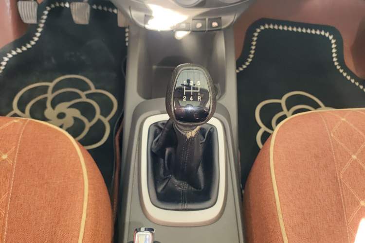 Used Chevrolet Sail 2018 Sail 3 1.5L Manual with Ideal Sunroof Edition Gear Lever