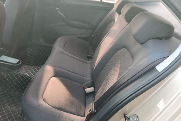 Used Volkswagen Santana 2013 1.4L Manual Fashion Edition