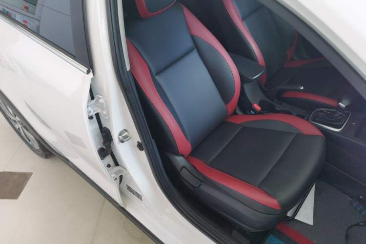 Used Kia KX Cross 2018 1.6L Automatic Dynamic Sunroof Version