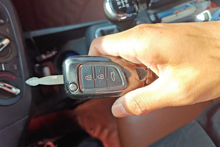 Used Dongfeng Aeolus AX3 2016 1.5L Manual Shangkue Model
