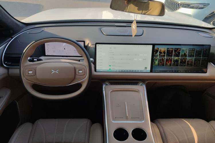 Used XPeng G9 2025 625 Long-Range Max Interior 2