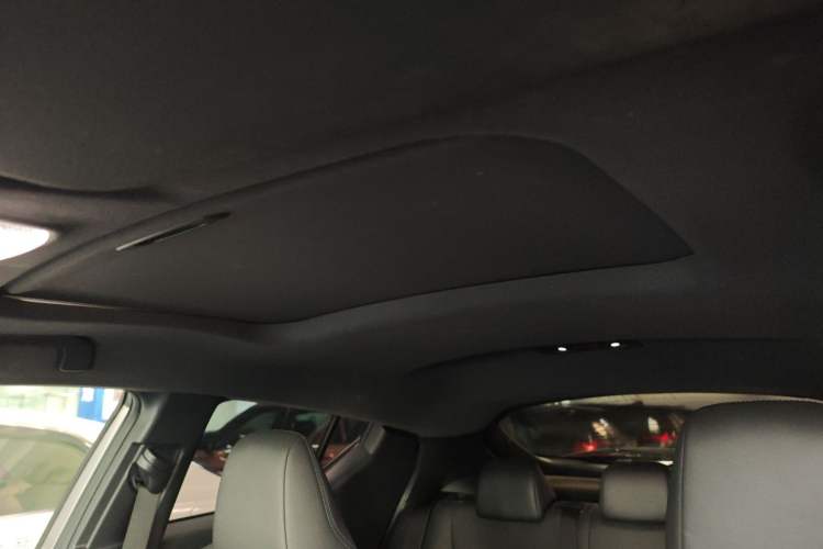 Used Toyota IZOA 2018 2.0L Yichi Version China VI Standard