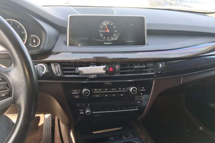 Used BMW X5 2017 xDrive35i Elegant Edition Audio And AC Panel