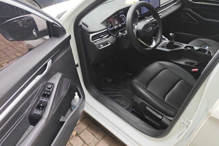 Used Geely Auto Emgrand 2023 4th Generation Champion Edition 1.5L Manual Luxury Model Driver Seat