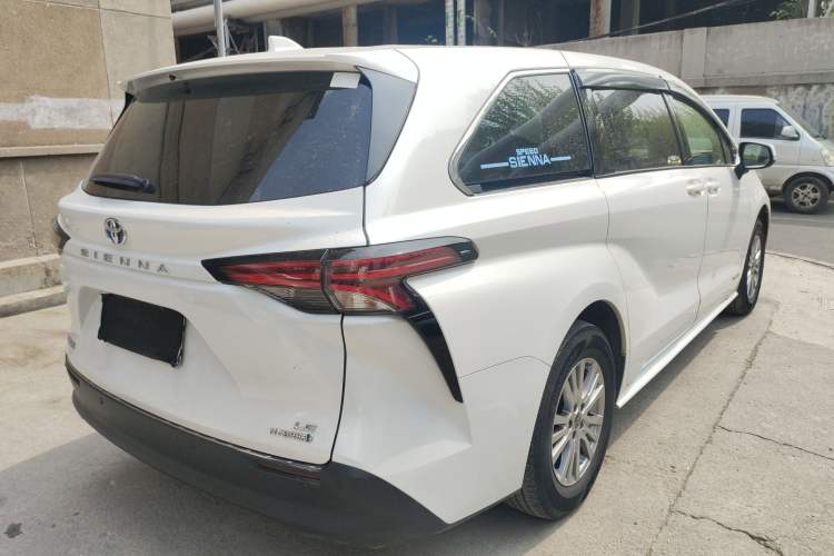 Used Toyota SIENNA 2023 2.5L Hybrid Comfort Edition Rear Right 45 Deg