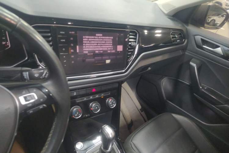 Used Volkswagen T-ROC 2021 280TSI DSG Two-Wheel Drive Comfort Connect Edition
