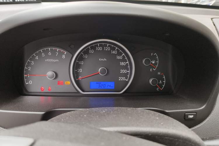 Used Hyundai Celesta 2011 1.6L Manual Comfort Edition Instrument Cluster