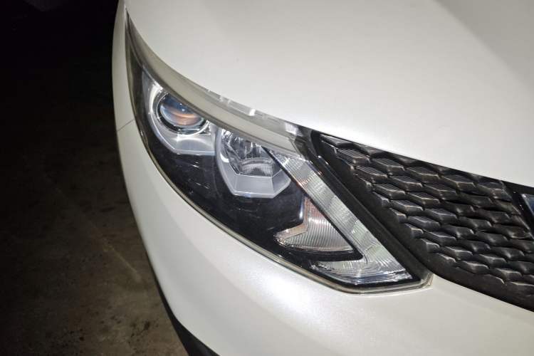 Used Nissan Qashqai 2017 2.0L CVT Smart Enjoyment Version China V Standard Right Front Headlight