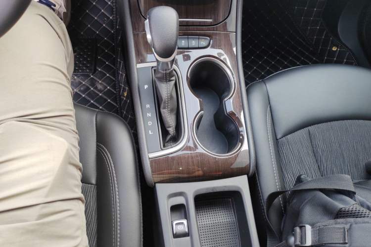 Used Buick Verano 2019 Sedan 20T Dual-Clutch Leading Model Gear Lever