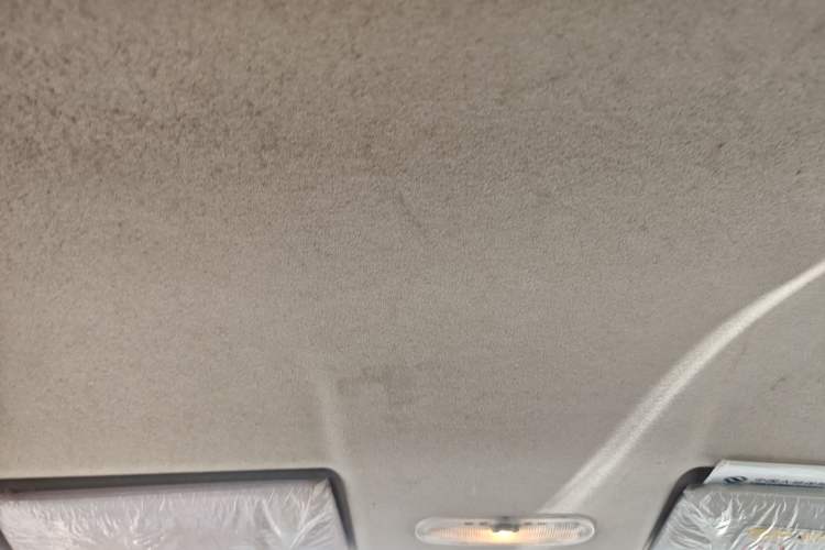 Used Venucia R30 2014 1.2L Manual Enjoyment Edition
