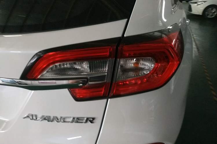 Used Honda Avancier 2017 370TURBO 2WD Luxury Edition Right Rear Taillight