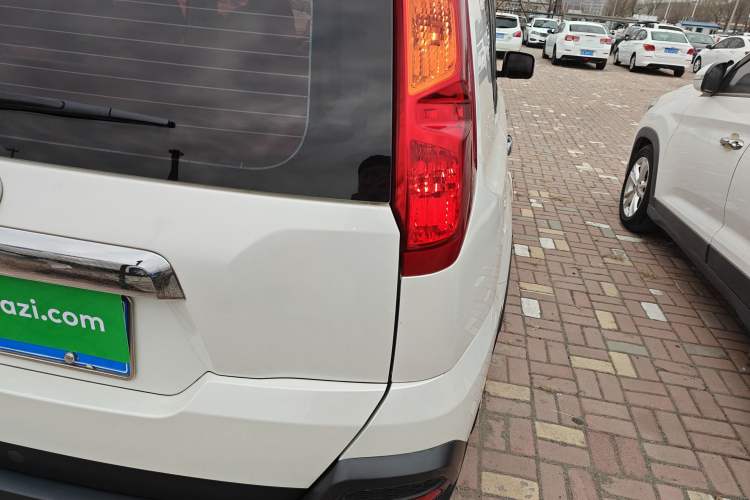 Used Dongfeng Fengdu MX6 2016 2.0L CVT Two-Wheel Drive Dream Edition