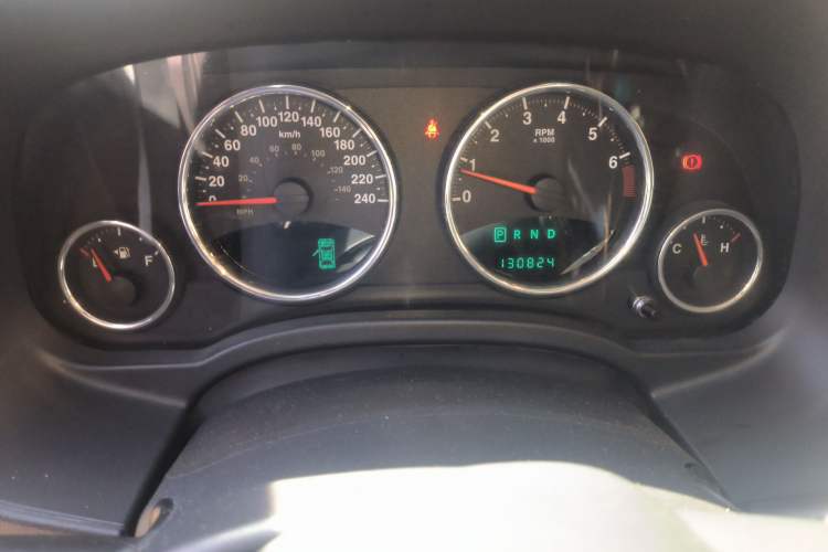 Used Jeep Compass 2013 2.0L Two-Wheel Drive Black Luxury Edition