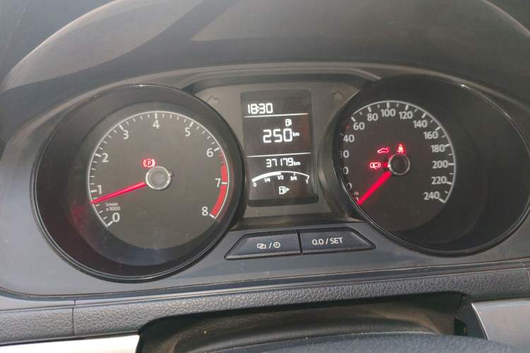 Used Volkswagen Lavida 2017 1.6L Manual Fashion Edition