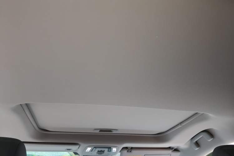 Used Toyota Granvia 2024 2.5L Hybrid Comfort Edition
