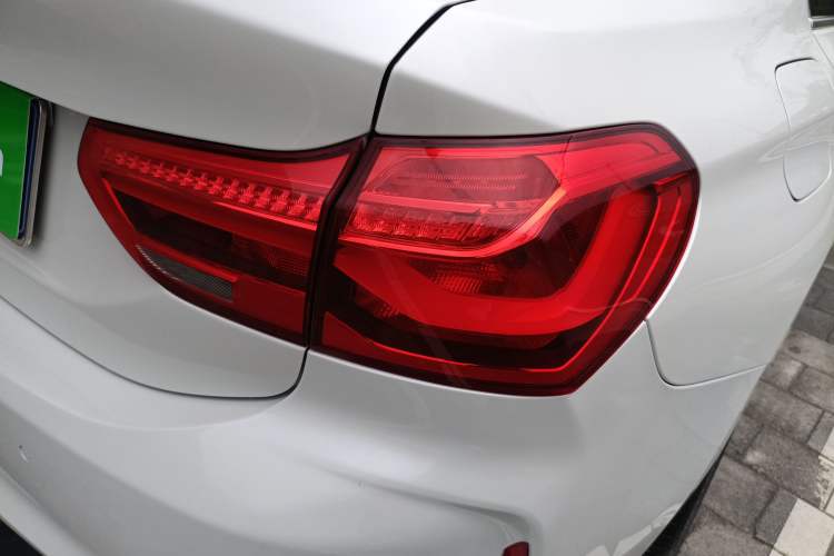 Used BMW 1 Series 2018 118i Sport Edition Exterior 3