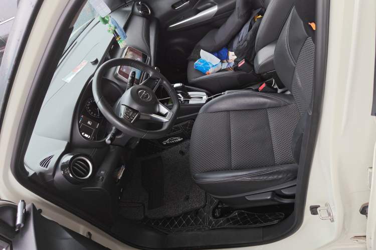 Used Nissan Kicks 2019 1.5L CVT Smart Connect Luxury Edition
