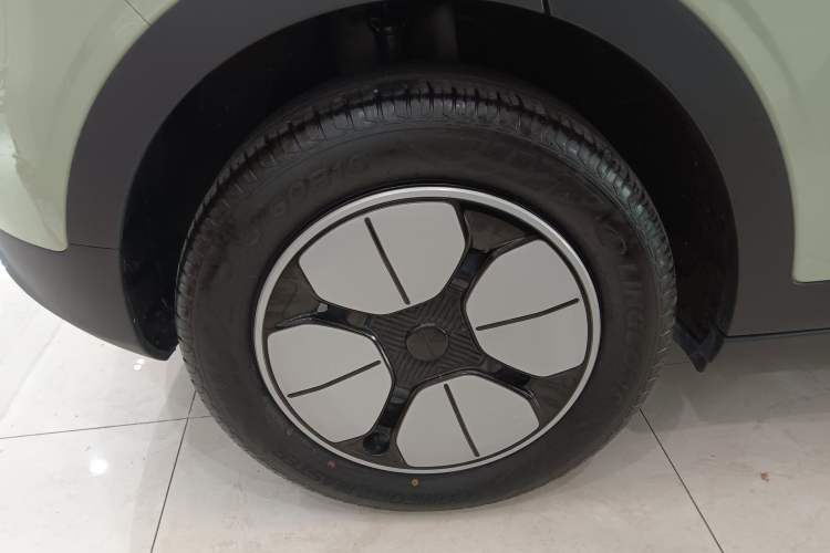 Used Geely Galaxy Geome 2025 310km Youth Edition Right Rear Wheel Hub