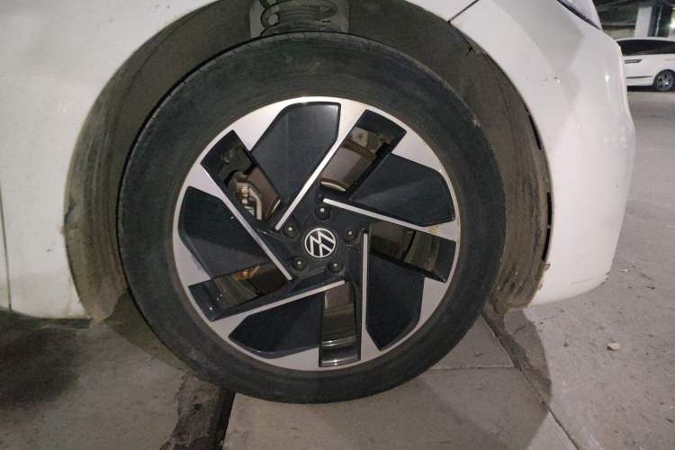 Used Volkswagen ID.3 2023 Upgraded Model Pure Intelligent Enjoyment Version Right Front Wheel Hub