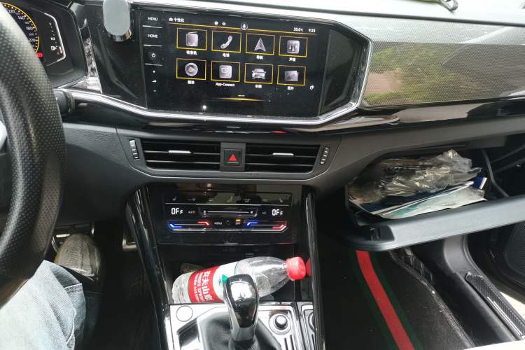 Used Volkswagen Tayron X 2020 330TSI Two-Wheel Drive Luxury Smart Connectivity Version Audio And AC Panel