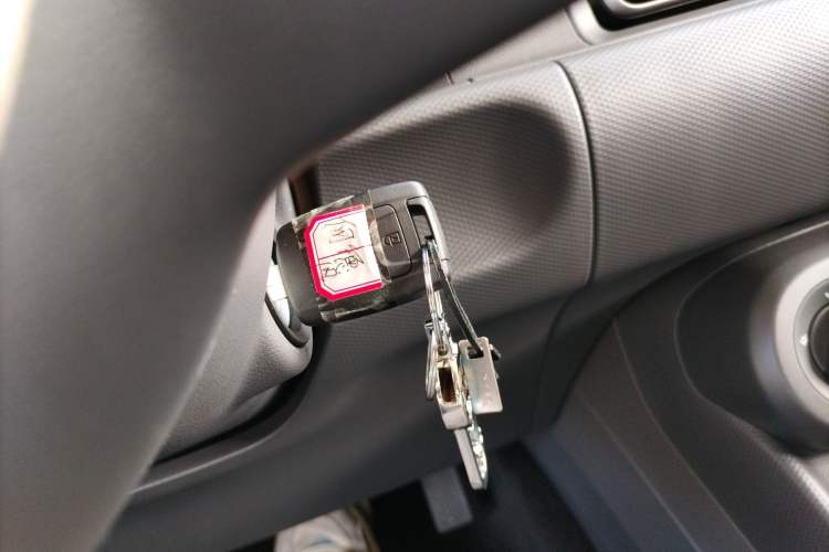 Used Wuling Hongguang New Energy 2025 Extended-Range Hybrid 50 km Utility Version