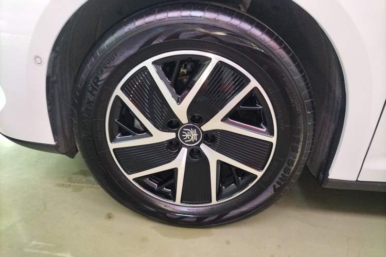 Used BYD Qin L 2025 DM-i Smart Drive 120KM Superior Model
