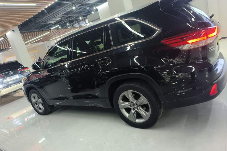 Used Toyota Highlander 2018 2.0T Four-Wheel Drive Luxury Edition 7 Seats China V Emission Standard
