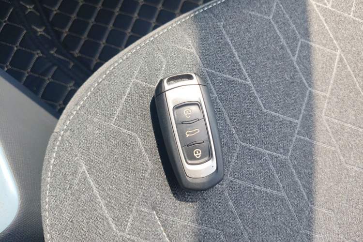 Used Geely Galaxy Panda 2024 Panda Mini 200km Endurance Bear Vehicle Key