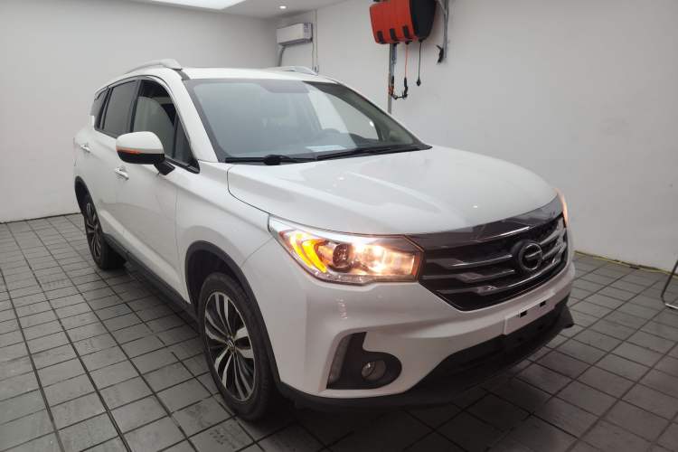 Used GAC Trumpchi GS4 2016 235T Manual Luxury Edition Front Right 45 Deg