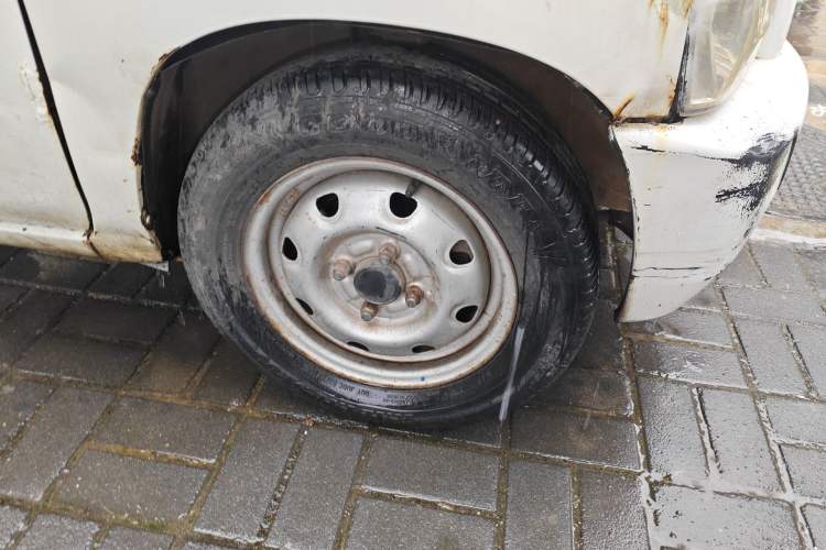 Used Suzuki Wagon R 2012 Entrepreneur Edition 1.0L Manual - Overdrive Type Right Front Wheel Hub