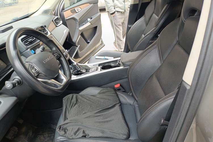 Used Lynk & Co 01 2019 2.0T Two-Wheel-Drive Pro Version China VI Standard
