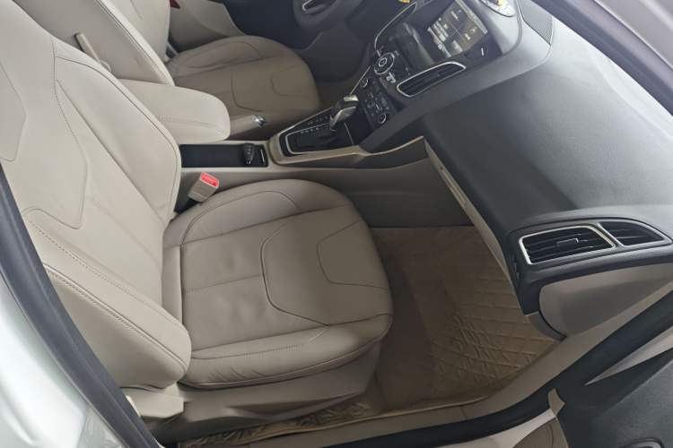 Used Ford Focus 2015 Sedan EcoBoost 180 Automatic Flagship Model
