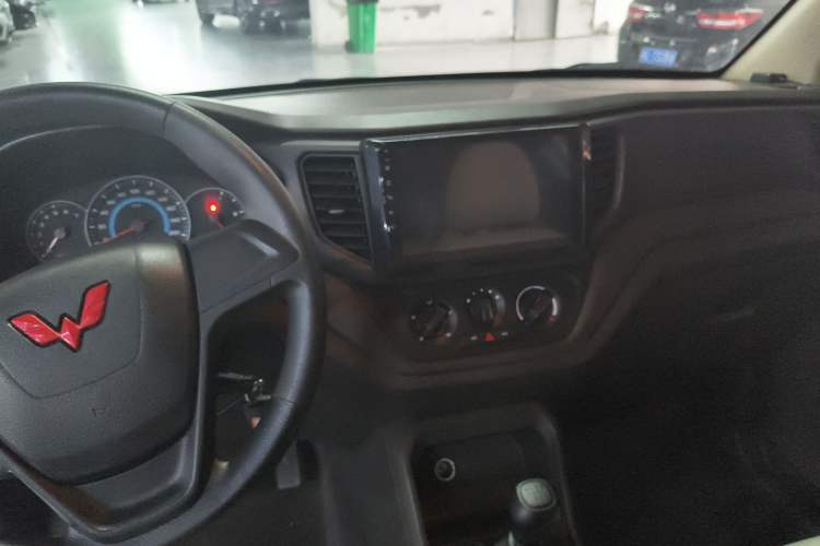 Used Wuling Hongguang V 2021 1.5L Refreshed Enjoyment Edition LAR
