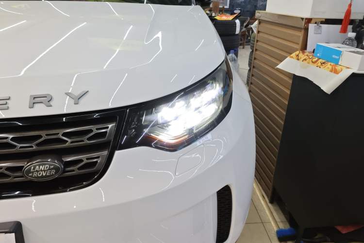 Used Land Rover Discovery 2017 3.0 SC V6 S Left Front Headlight