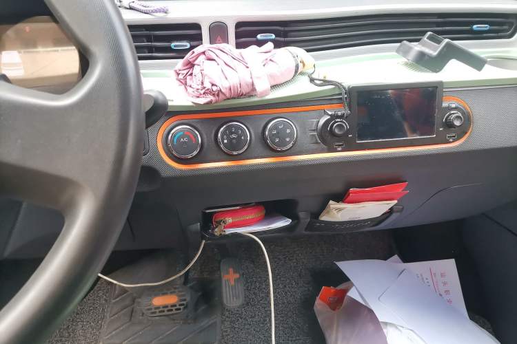 Used Wuling Hongguang MINIEV 2022 Enjoy Edition Lithium Iron Phosphate Audio And AC Panel