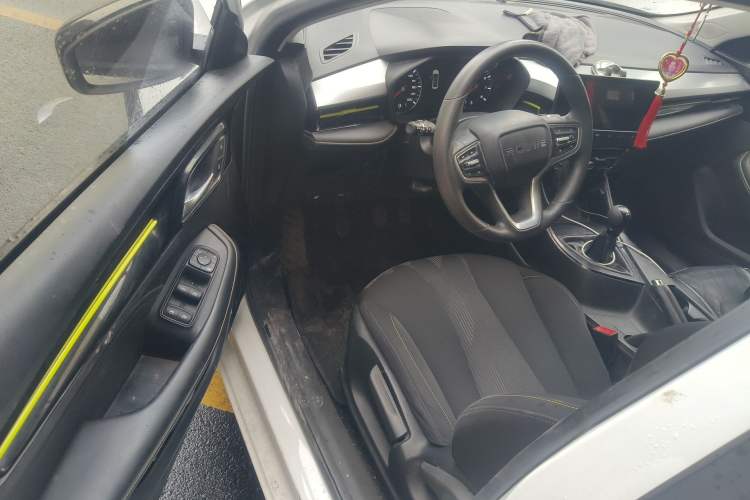 Used Roewe i5 2021 1.5L Manual Platinum Edition
